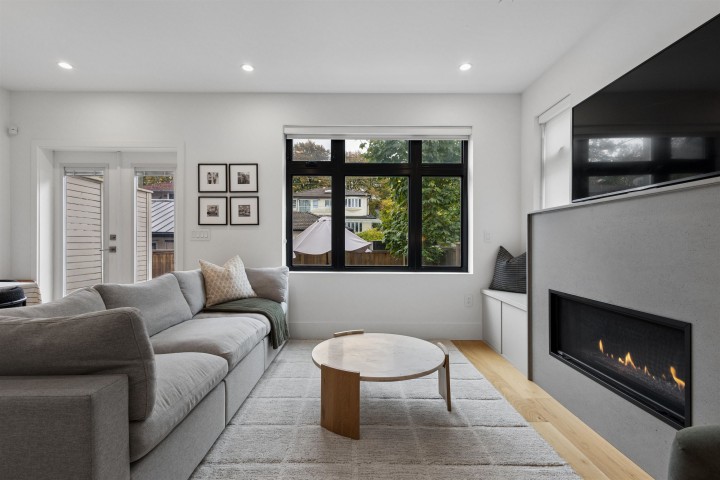 Photo 8 at 1014 E 16th Avenue, Fraser VE, Vancouver East