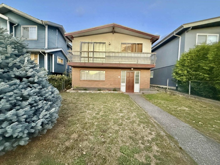 Photo 1 at 3850 Lillooet Street, Renfrew Heights, Vancouver East