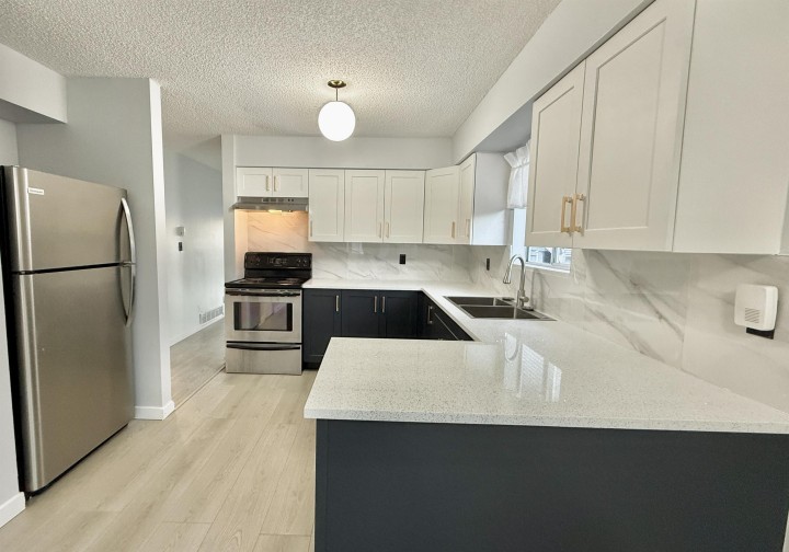 Photo 4 at 3850 Lillooet Street, Renfrew Heights, Vancouver East
