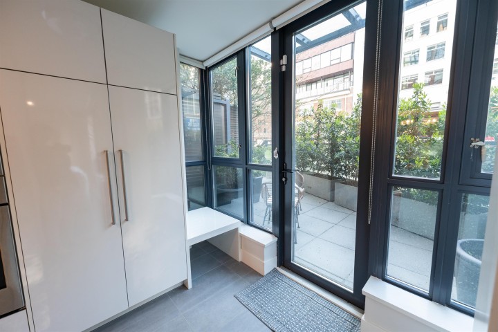 Photo 6 at 201 - 289 Drake Street, Yaletown, Vancouver West