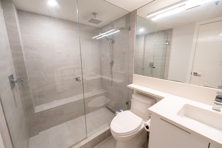 Photo 17 at 201 - 289 Drake Street, Yaletown, Vancouver West