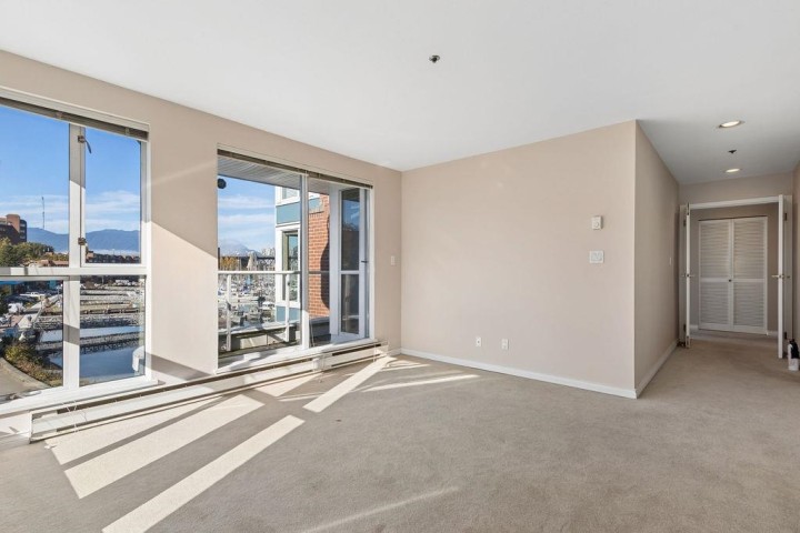 Photo 10 at 305 - 1551 Mariner Walk, False Creek, Vancouver West