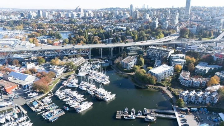 Photo 21 at 305 - 1551 Mariner Walk, False Creek, Vancouver West