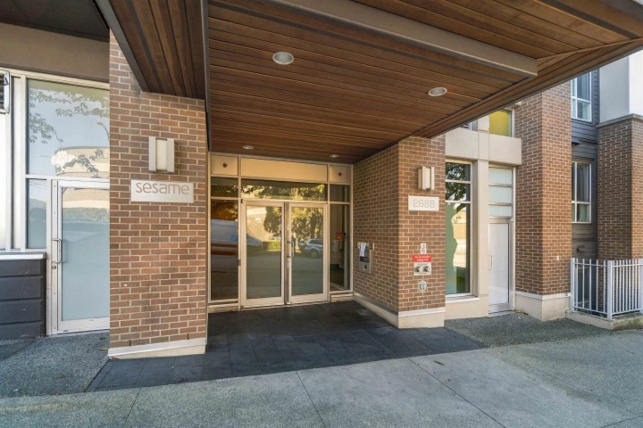 Photo 16 at 305 - 2888 E 2nd Avenue, Renfrew VE, Vancouver East