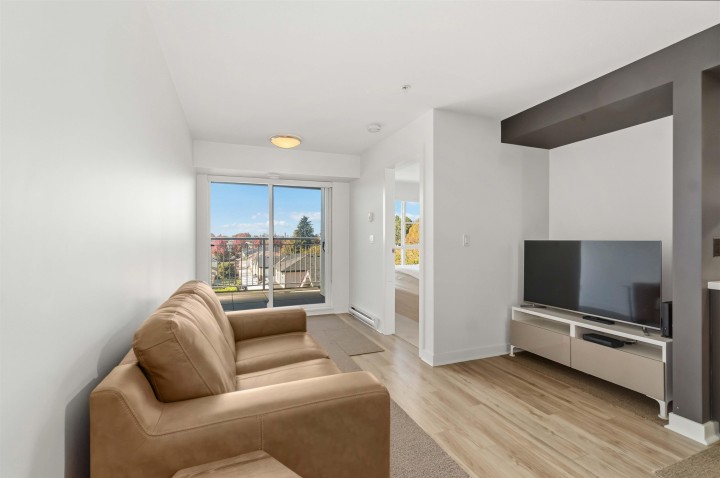 Photo 1 at 305 - 2888 E 2nd Avenue, Renfrew VE, Vancouver East