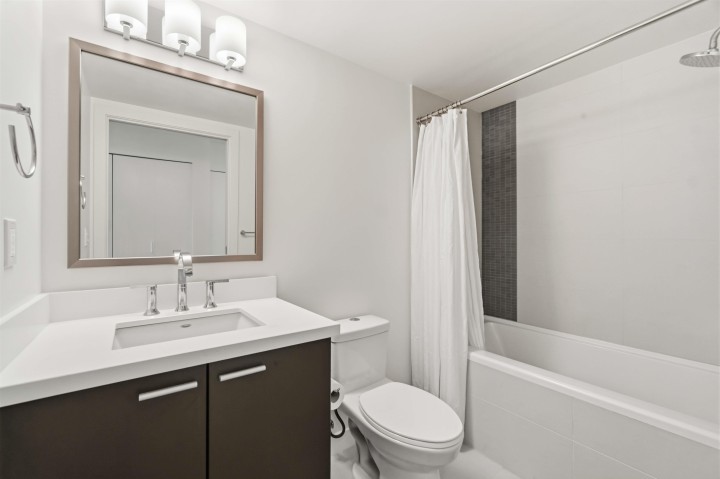 Photo 9 at 305 - 2888 E 2nd Avenue, Renfrew VE, Vancouver East