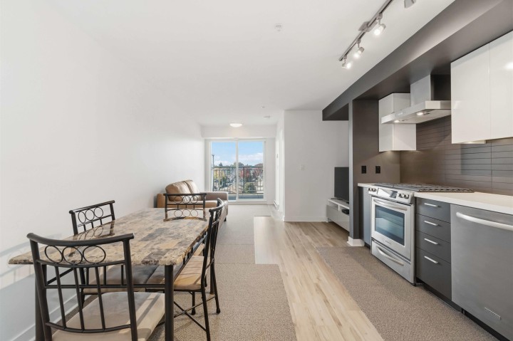 Photo 4 at 305 - 2888 E 2nd Avenue, Renfrew VE, Vancouver East
