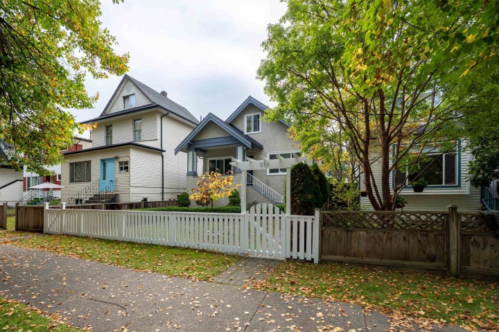 Photo 2 at 518 E 11th Avenue, Mount Pleasant VE, Vancouver East