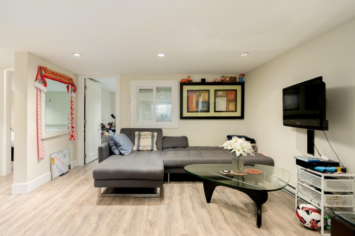 Photo 21 at 518 E 11th Avenue, Mount Pleasant VE, Vancouver East