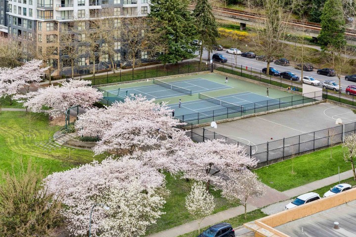 Photo 13 at 1209 - 3588 Crowley Drive, Collingwood VE, Vancouver East
