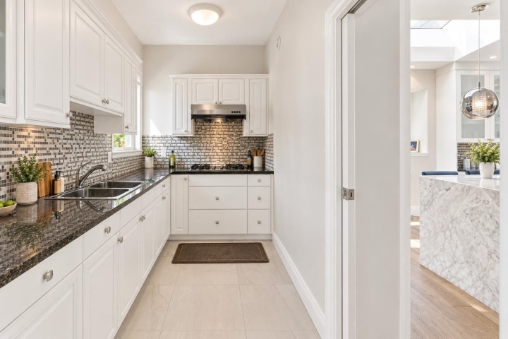 Photo 22 at 1560 Chippendale Court, Canterbury WV, West Vancouver