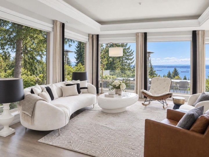 Photo 3 at 1560 Chippendale Court, Canterbury WV, West Vancouver