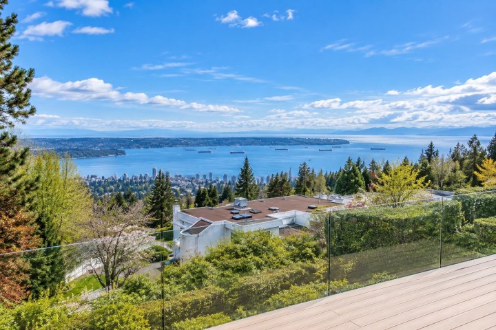 Photo 10 at 1560 Chippendale Court, Canterbury WV, West Vancouver