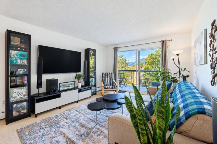 Photo 1 at 312 - 2320 Trinity Street, Hastings, Vancouver East