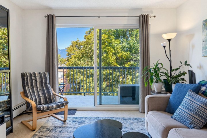 Photo 5 at 312 - 2320 Trinity Street, Hastings, Vancouver East