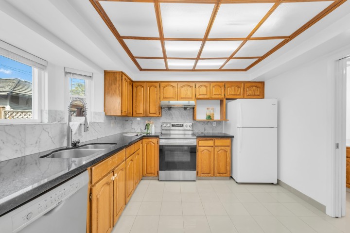 Photo 5 at 8377 Shaughnessy Street, Marpole, Vancouver West