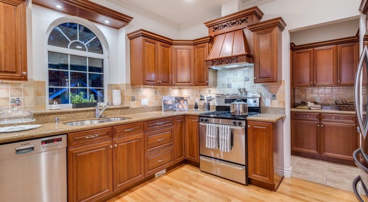 Photo 9 at 3395 Thompson Crescent, Westmount WV, West Vancouver