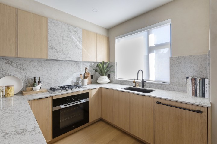 Photo 3 at 154 - 5377 Oak Street, Shaughnessy, Vancouver West