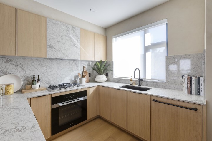 Photo 3 at 1002 W 37th Avenue, Shaughnessy, Vancouver West