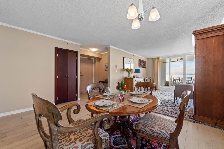 Photo 13 at 103 - 2280 Bellevue Avenue, Dundarave, West Vancouver