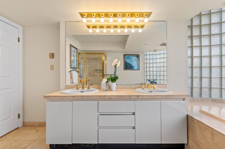 Photo 26 at 103 - 2280 Bellevue Avenue, Dundarave, West Vancouver