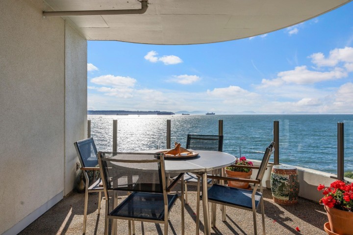 Photo 7 at 103 - 2280 Bellevue Avenue, Dundarave, West Vancouver