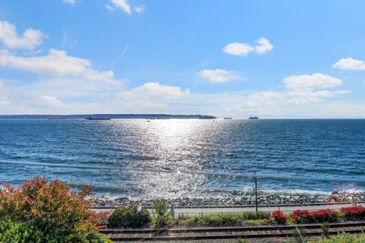 Photo 9 at 103 - 2280 Bellevue Avenue, Dundarave, West Vancouver