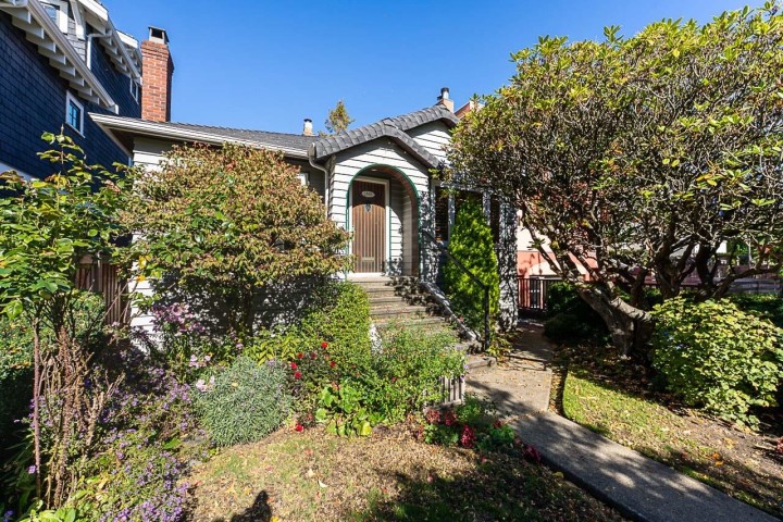 Photo 2 at 1881 Whyte Avenue, Kitsilano, Vancouver West