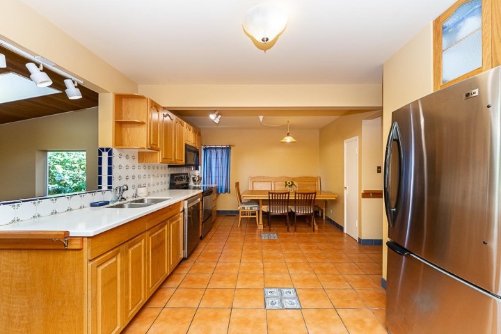 Photo 13 at 1881 Whyte Avenue, Kitsilano, Vancouver West