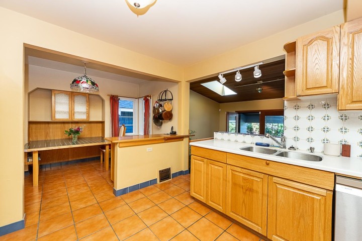 Photo 12 at 1881 Whyte Avenue, Kitsilano, Vancouver West