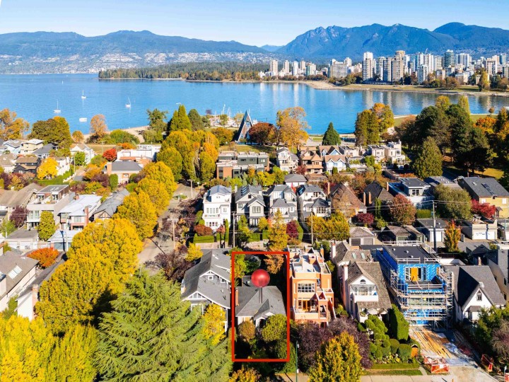 Photo 3 at 1881 Whyte Avenue, Kitsilano, Vancouver West
