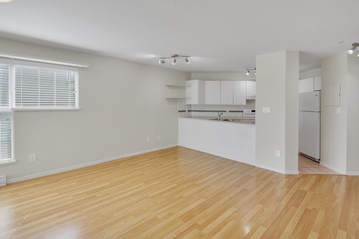 Photo 12 at 204 - 943 W 8th Avenue, Fairview VW, Vancouver West