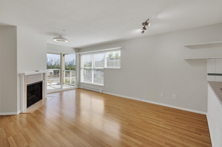 Photo 7 at 204 - 943 W 8th Avenue, Fairview VW, Vancouver West