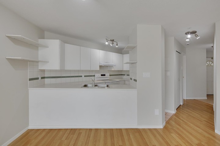 Photo 11 at 204 - 943 W 8th Avenue, Fairview VW, Vancouver West