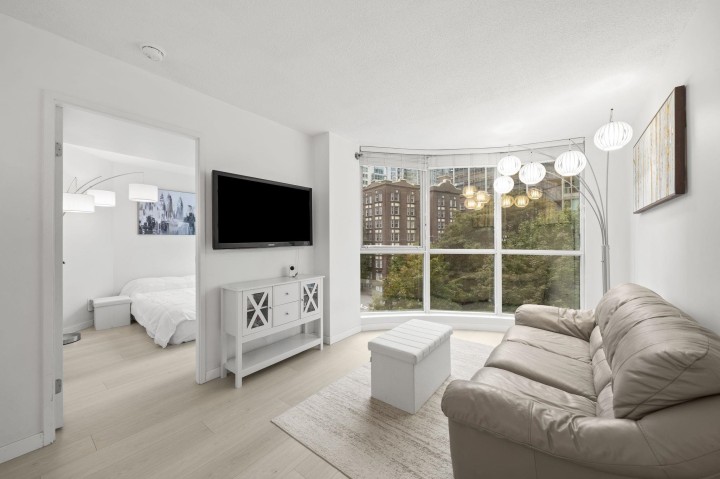 Photo 3 at 508 - 555 Jervis Street, Coal Harbour, Vancouver West