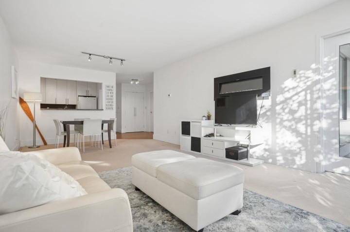 Photo 5 at 111 - 2101 Mcmullen Avenue, Quilchena, Vancouver West