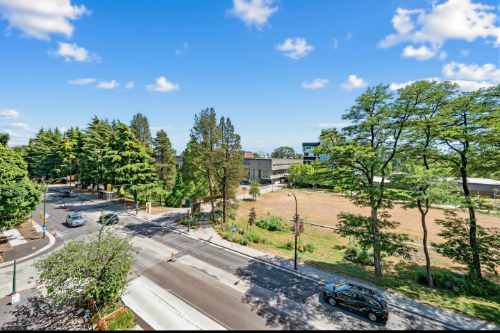 Photo 33 at 504 - 6485 Manitoba Street, Oakridge VW, Vancouver West