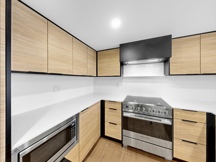 Photo 16 at 202 - 6485 Manitoba Street, Oakridge VW, Vancouver West