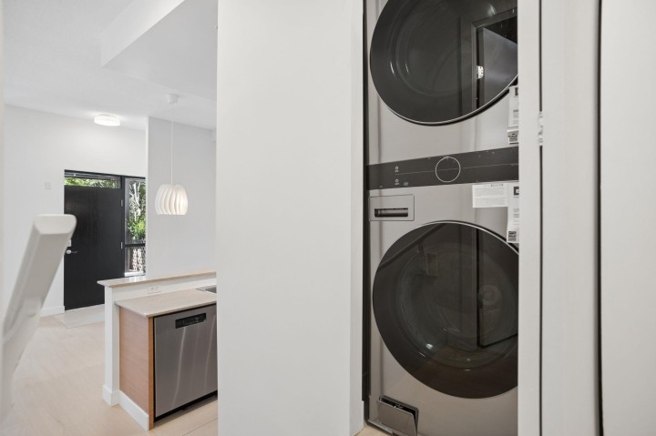 Photo 6 at TH938 Homer Street, Yaletown, Vancouver West