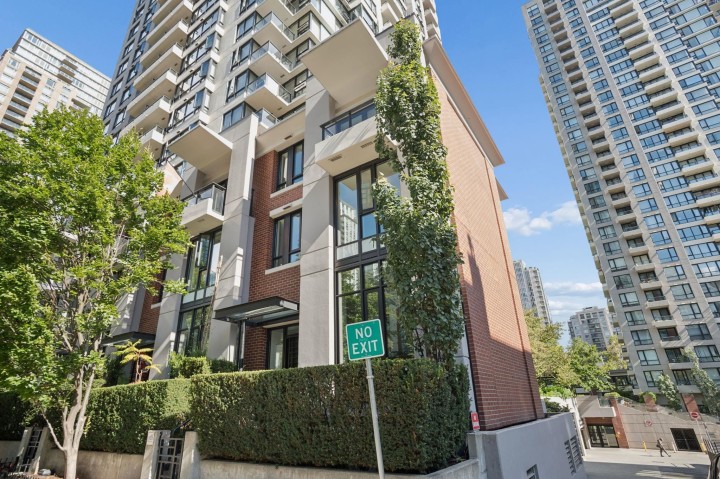 Photo 19 at TH938 Homer Street, Yaletown, Vancouver West