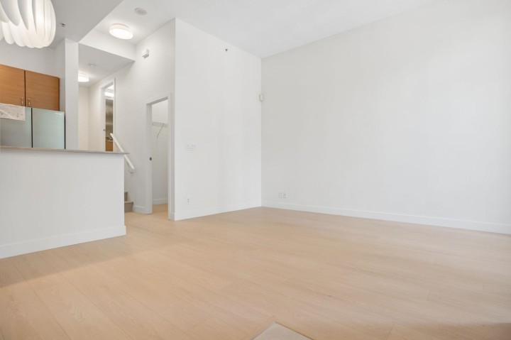 Photo 4 at TH938 Homer Street, Yaletown, Vancouver West