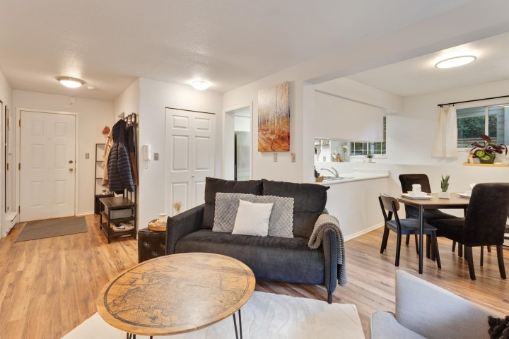 Photo 7 at 101 - 3270 W 4th Avenue, Kitsilano, Vancouver West