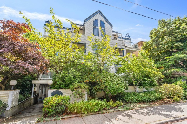 Photo 3 at 101 - 3270 W 4th Avenue, Kitsilano, Vancouver West