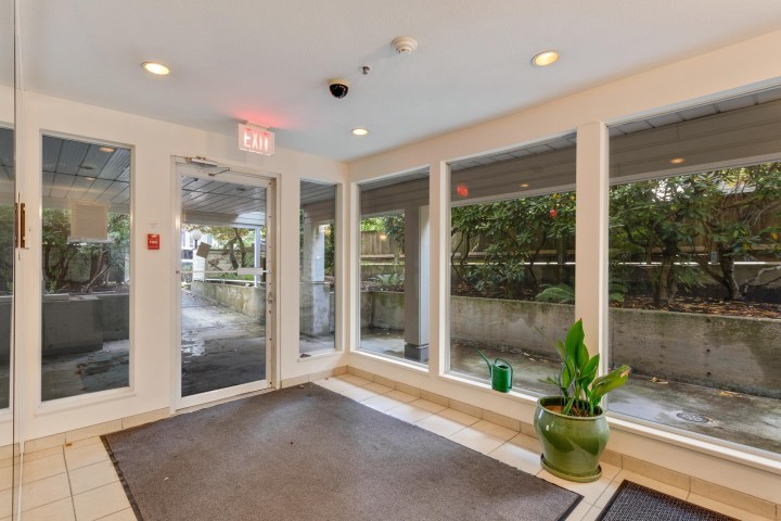 Photo 4 at 101 - 3270 W 4th Avenue, Kitsilano, Vancouver West