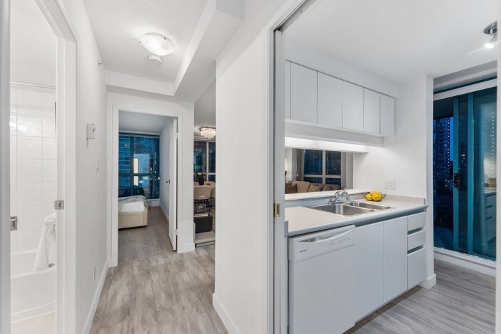 Photo 14 at 1506 - 1238 Melville Street, Coal Harbour, Vancouver West