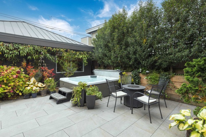 Photo 16 at 2505 Adanac Street, Renfrew VE, Vancouver East