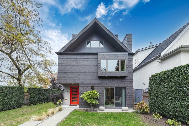 Photo 1 at 2505 Adanac Street, Renfrew VE, Vancouver East