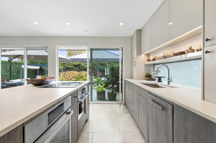 Photo 5 at 2505 Adanac Street, Renfrew VE, Vancouver East