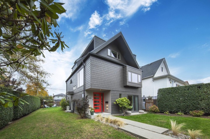 Photo 31 at 2505 Adanac Street, Renfrew VE, Vancouver East