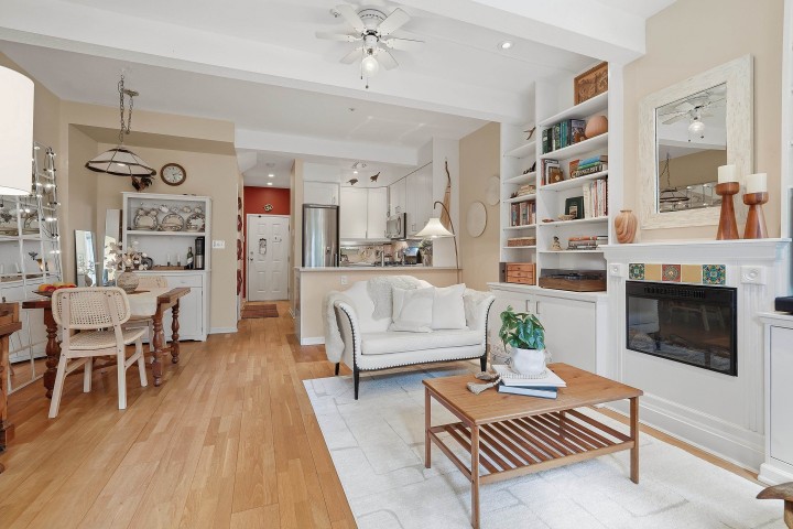 Photo 7 at 123 - 3440 W Broadway, Kitsilano, Vancouver West
